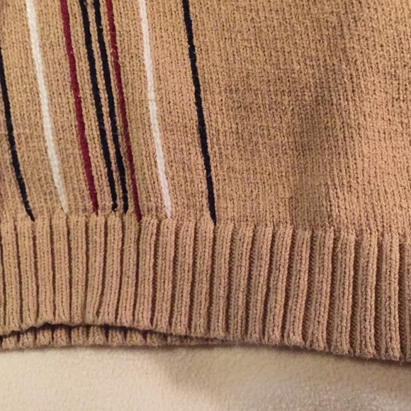 Liz Claiborne Plaid Print round neck sweater - Picture 4 of 5